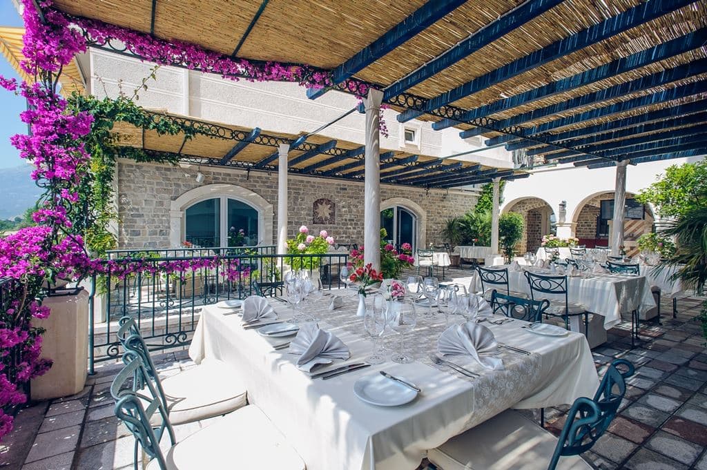 restaurants-restaurant