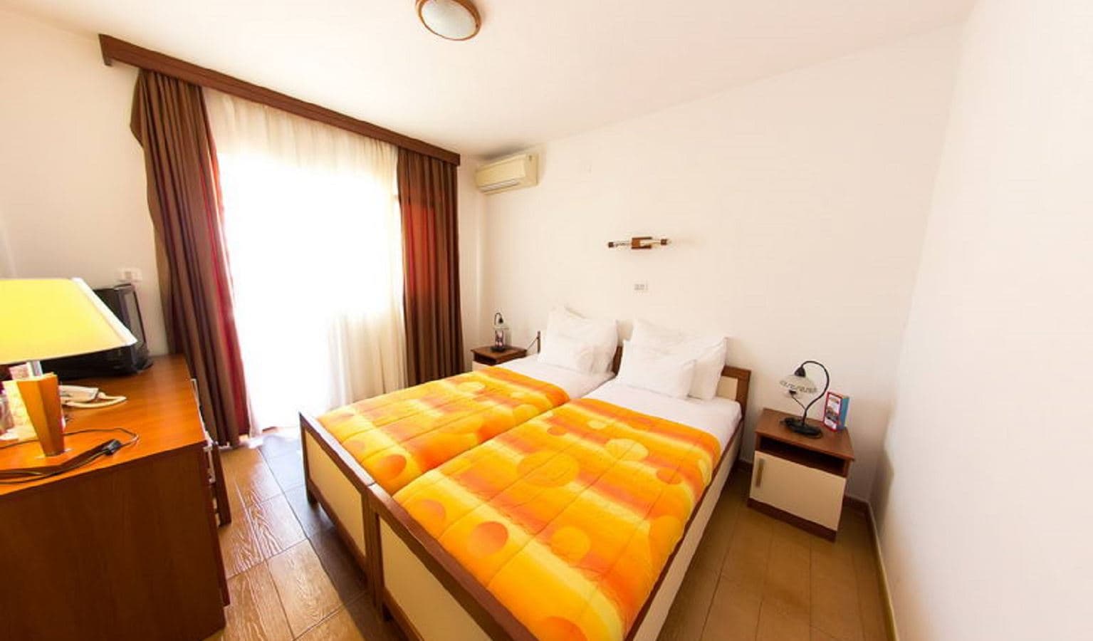 rooms-triple-room