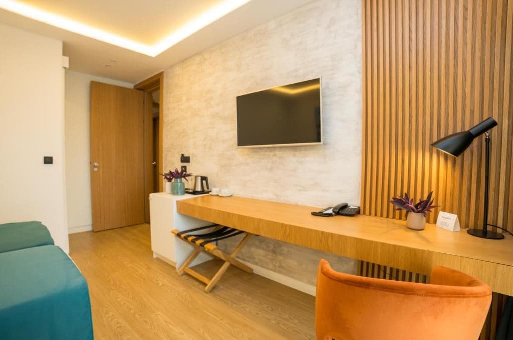 rooms-deluxe-room