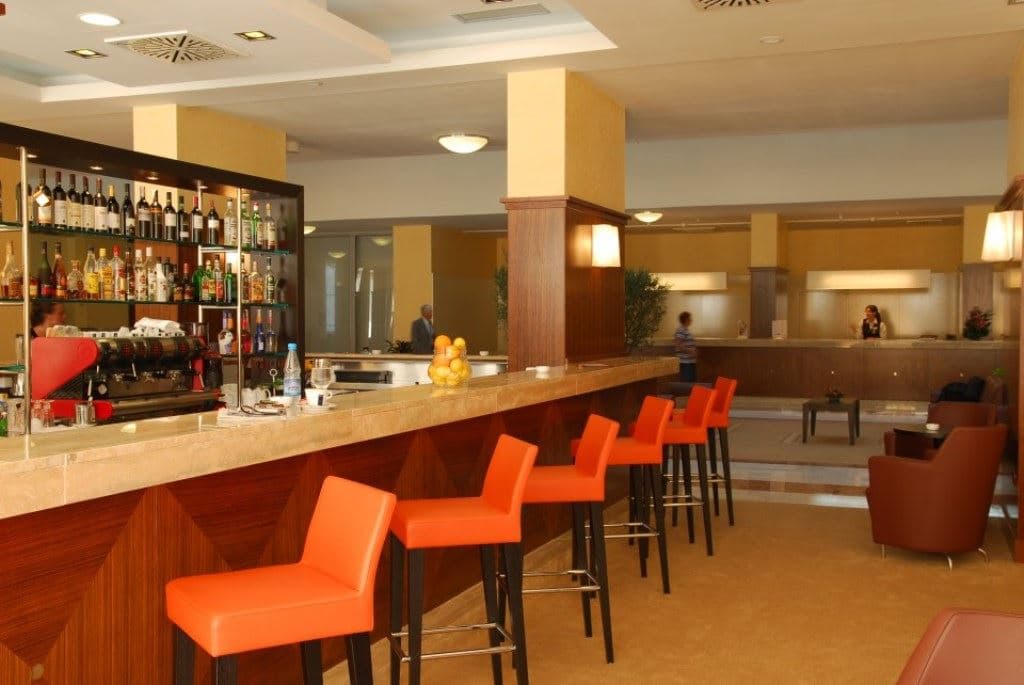 bars-loby-bar
