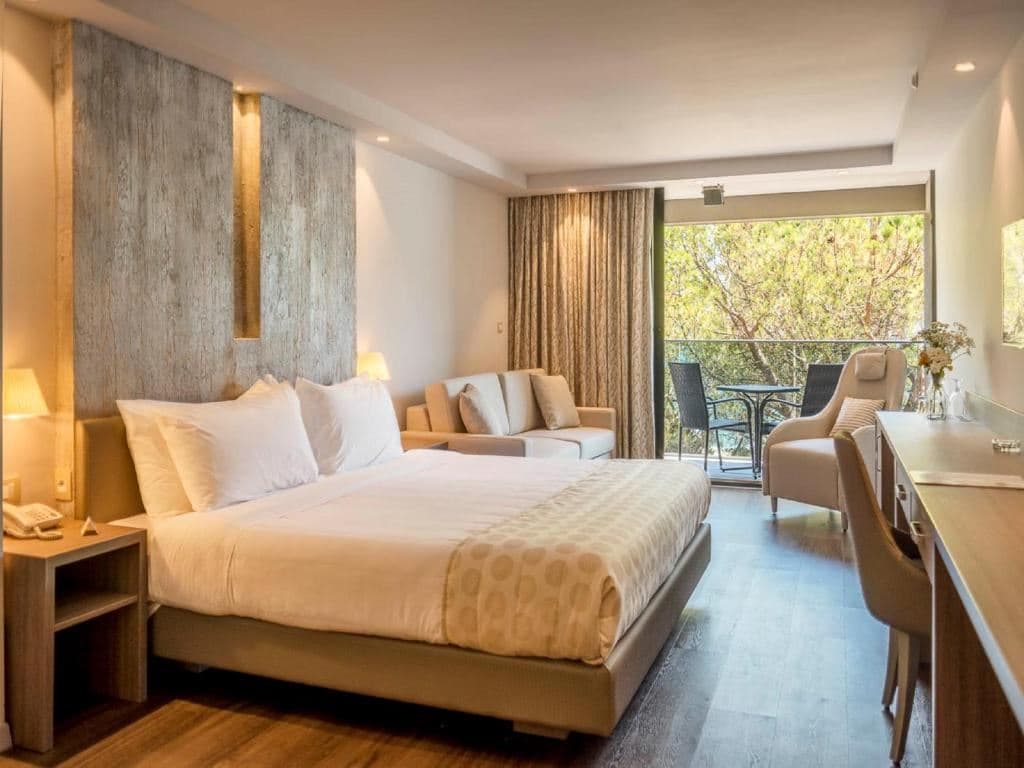 rooms-superior-room