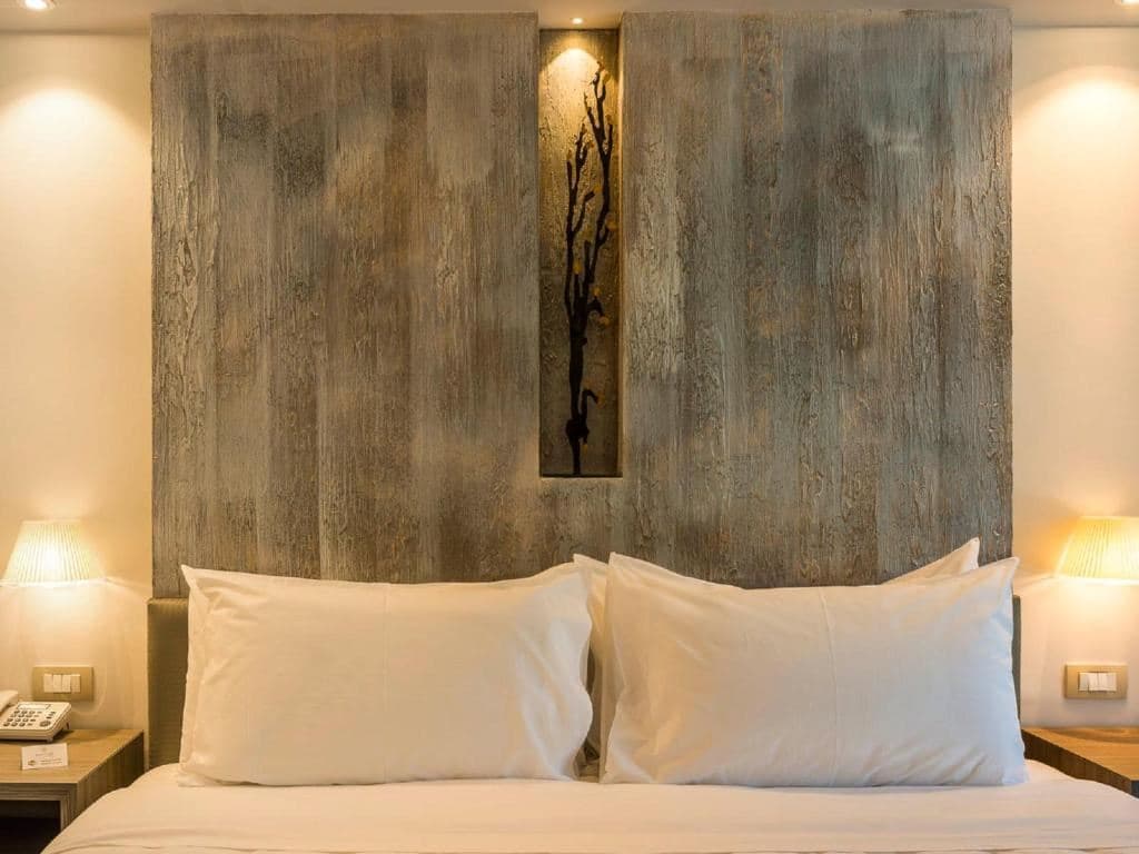 rooms-superior-room