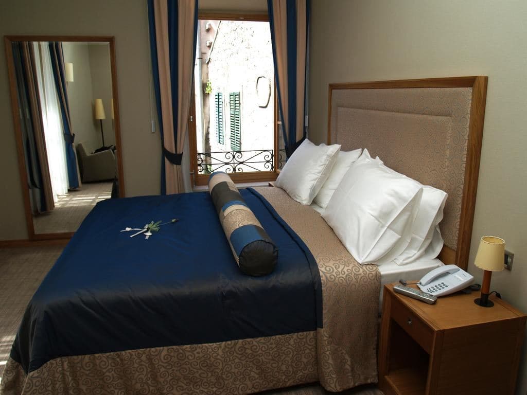 rooms-standard-room