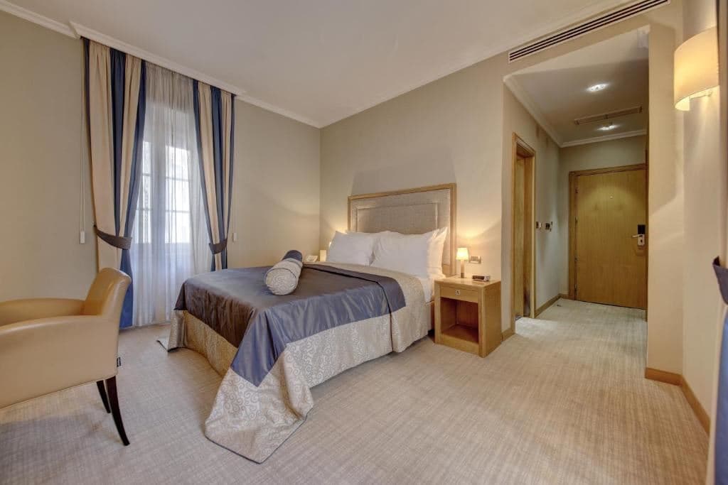 rooms-standard-room