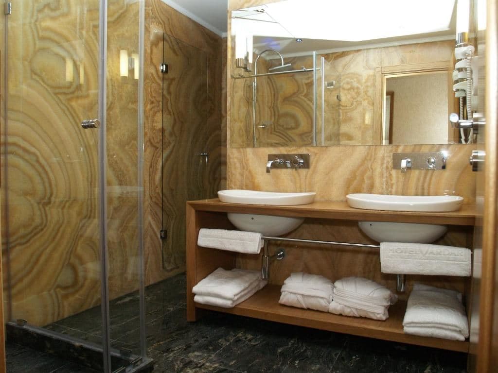 rooms-standard-room