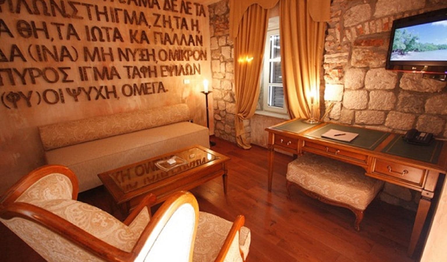 rooms-superior-room