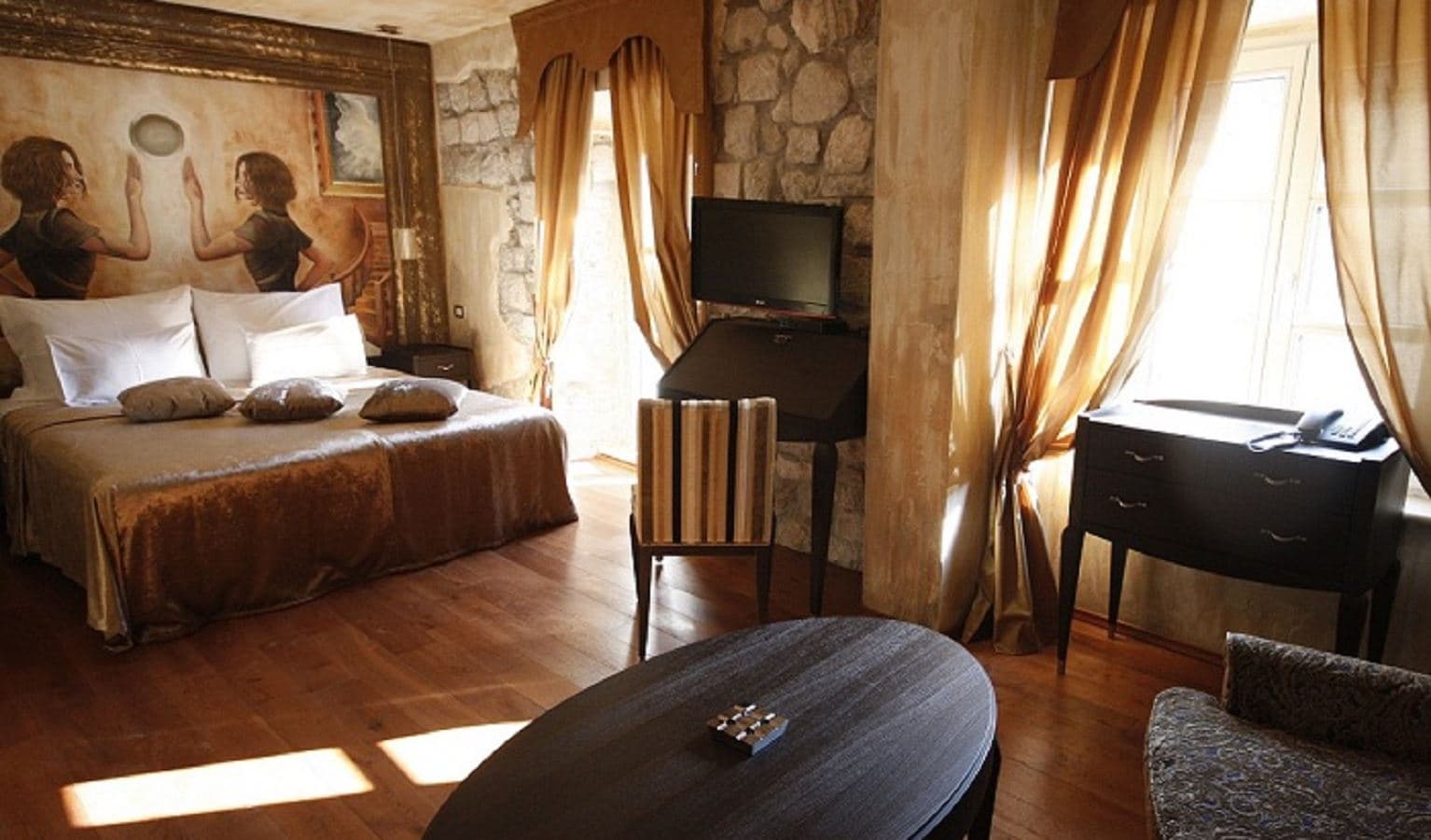 rooms-superior-room