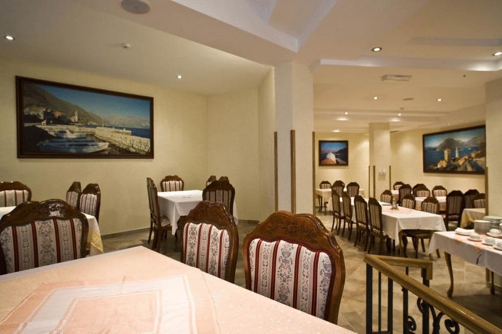 restaurants-restaurants