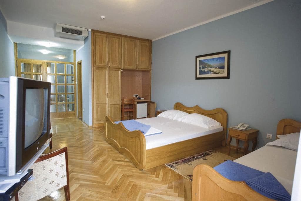 rooms-family-room