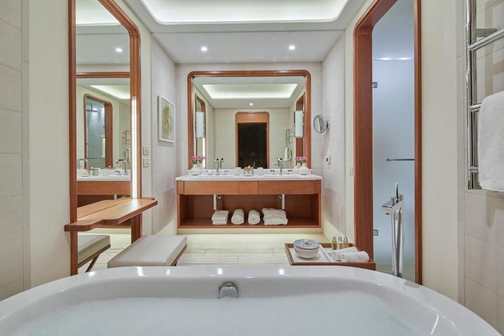 rooms-double-deluxe-room