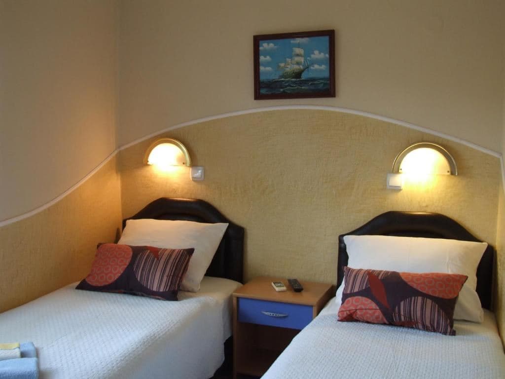 rooms-standard-room