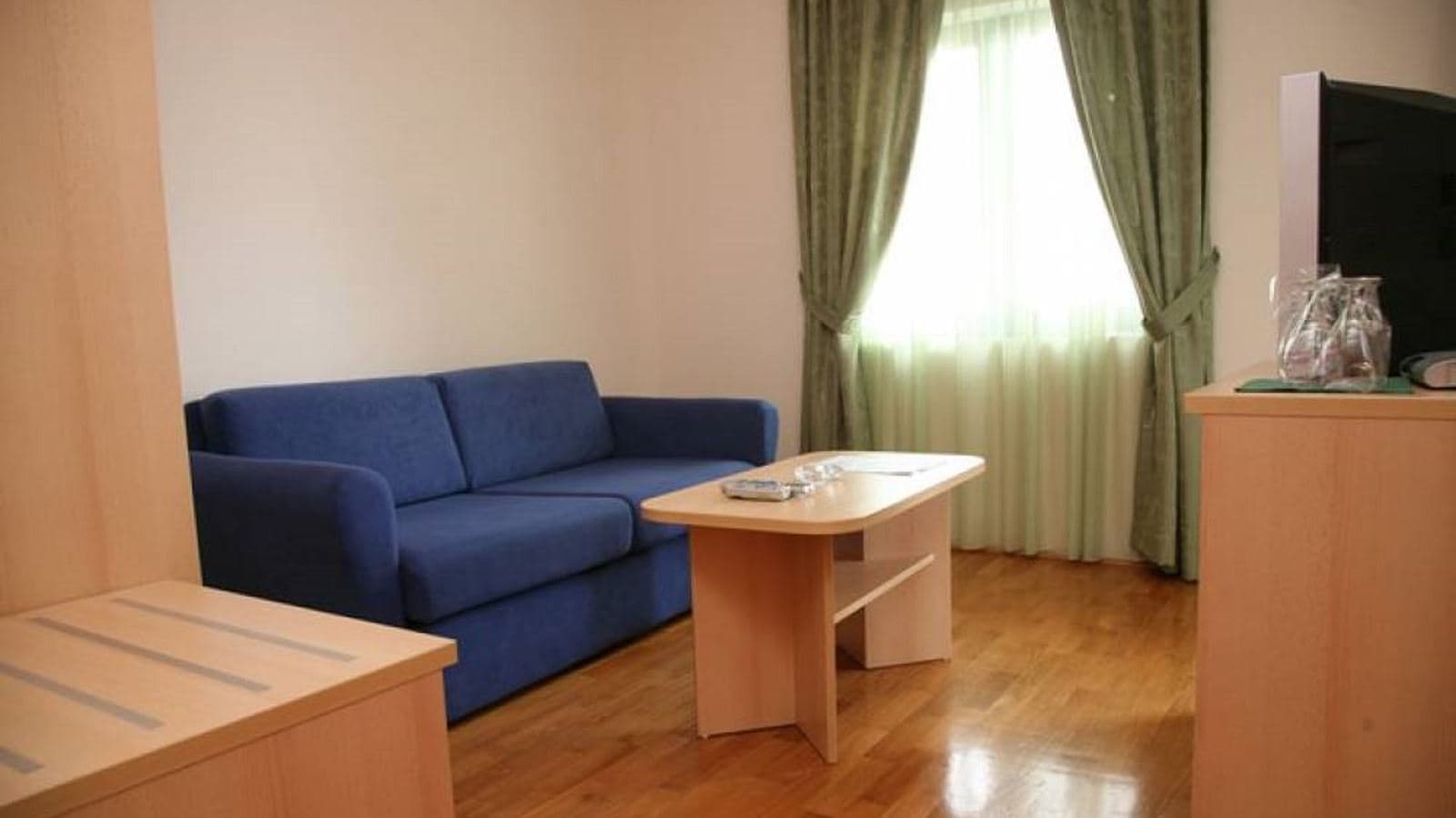 rooms-junior-suite