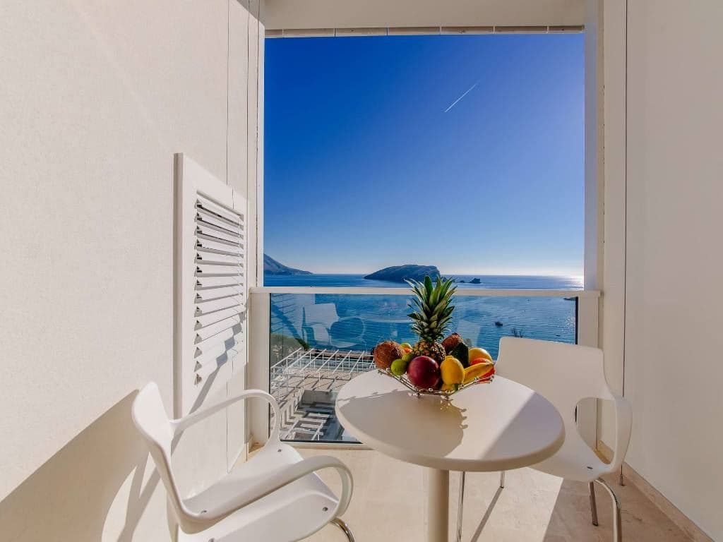 rooms-apartment-sea-view-room
