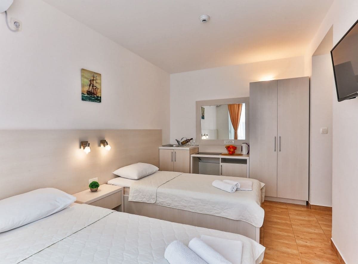 rooms-twin-studio