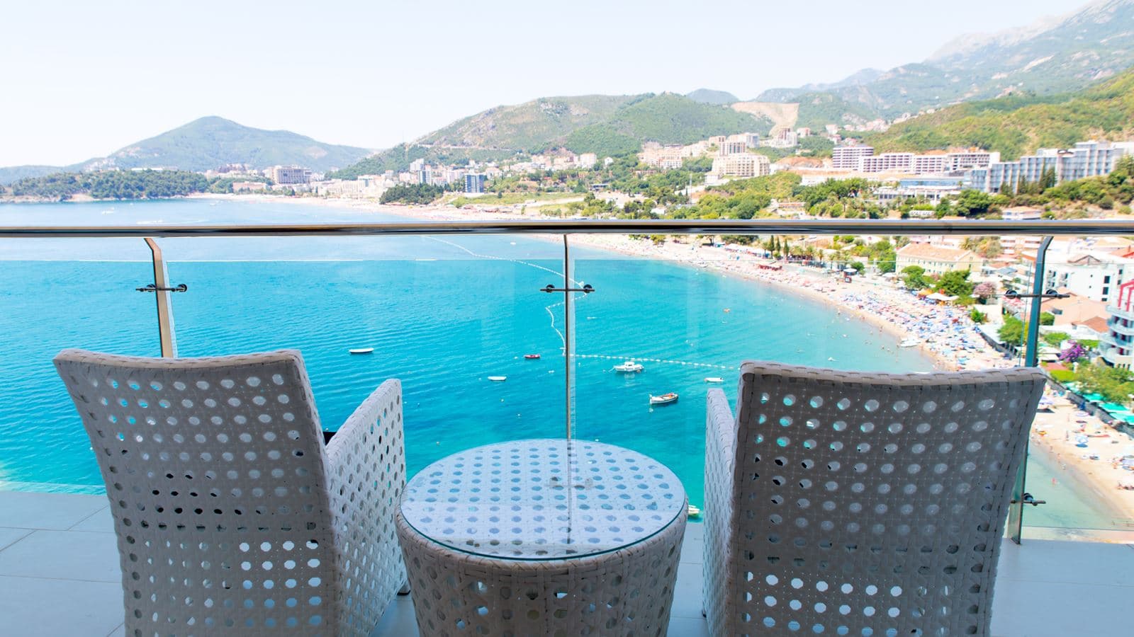 rooms-three-bedroom-apartment-sea-view