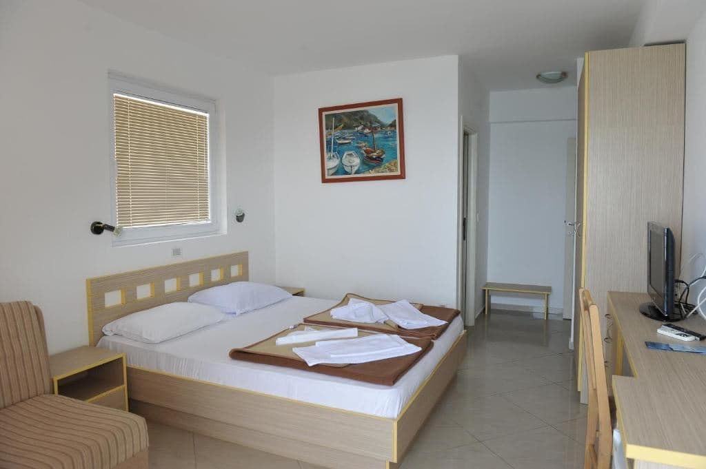 rooms-standard-room