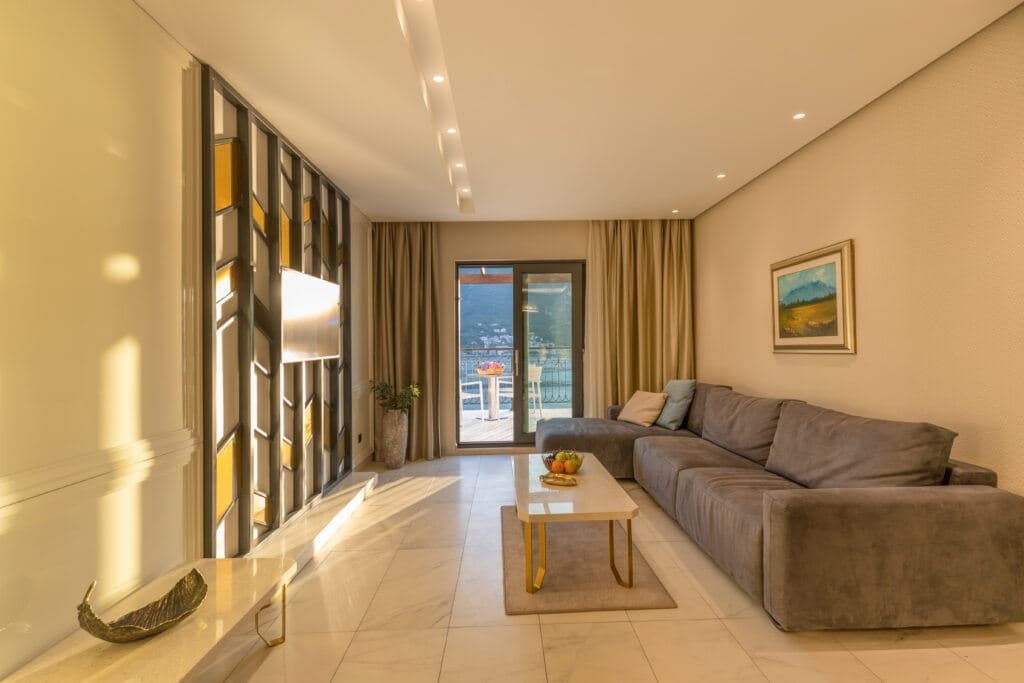 rooms-three-bed-room-sea-view-suite