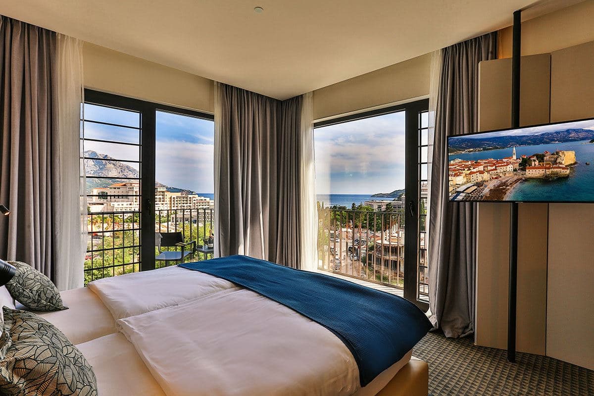 rooms-family-room-with-sea-view