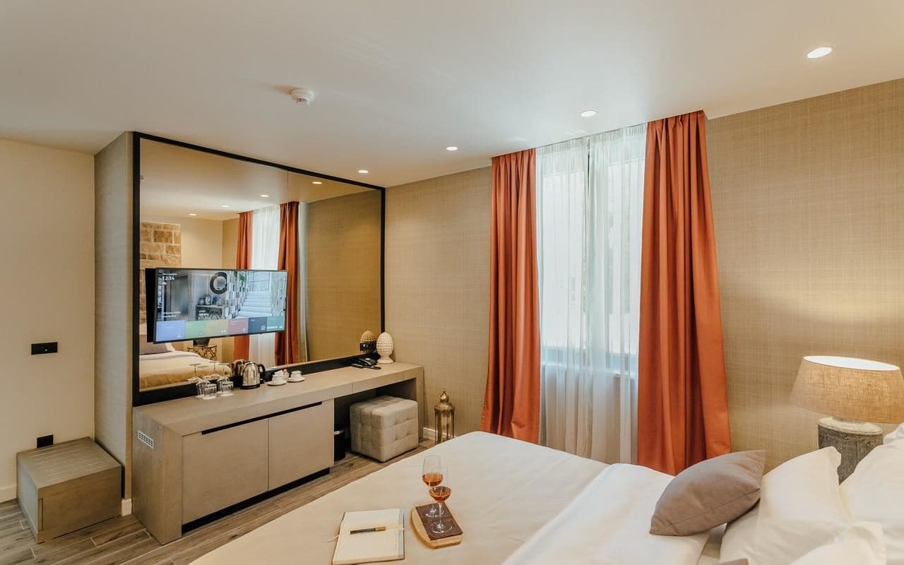 rooms-double-room-mountain-view