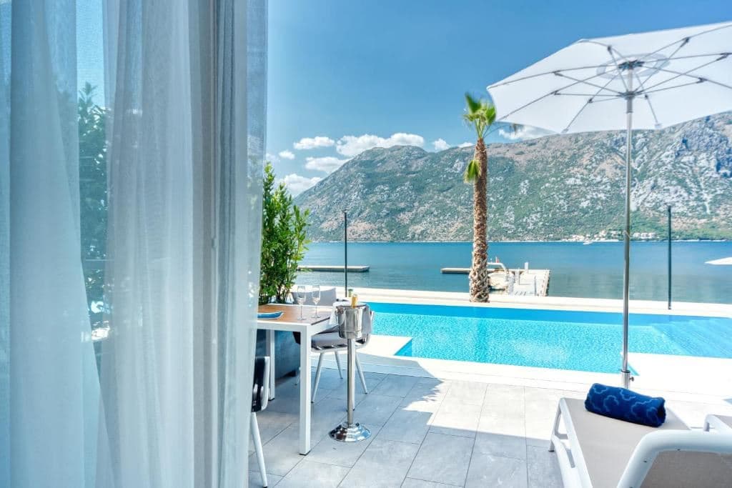 rooms-regency-suite-sea-view-with-hot-tub