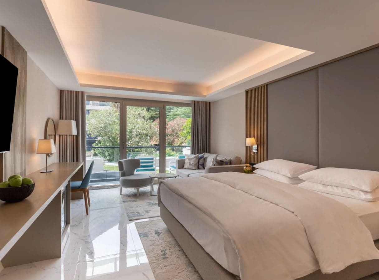 rooms-king-bed-room