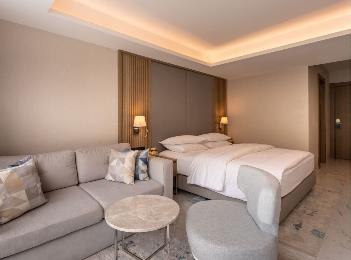 rooms-king-bed-room