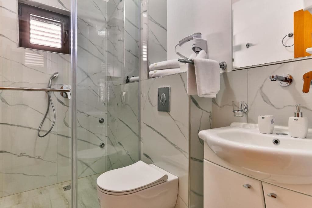 rooms-triple-room
