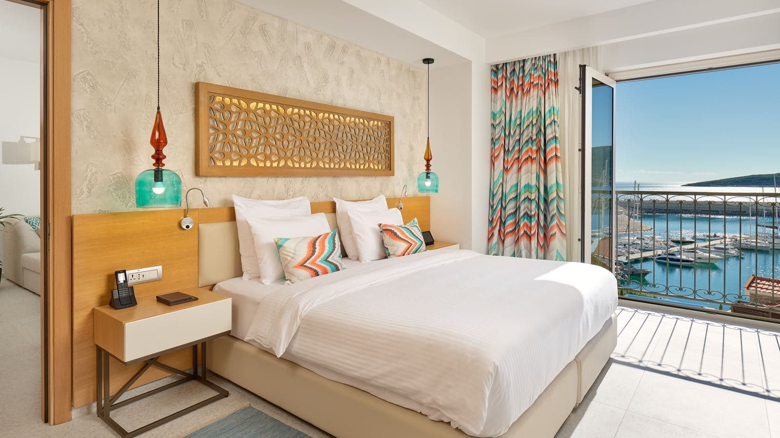 rooms-deluxe-suite