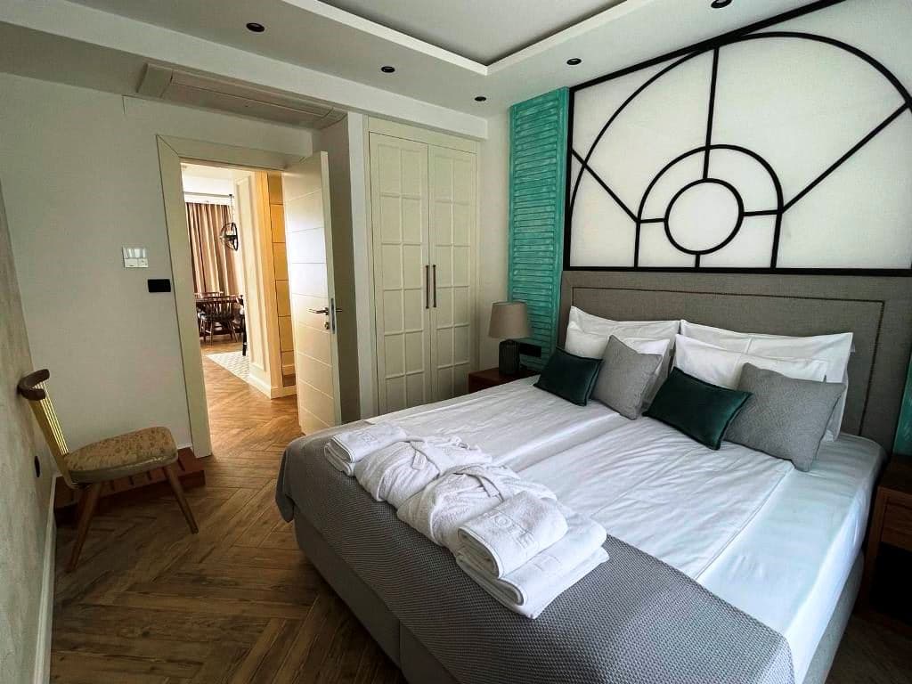 rooms-standard-double-room