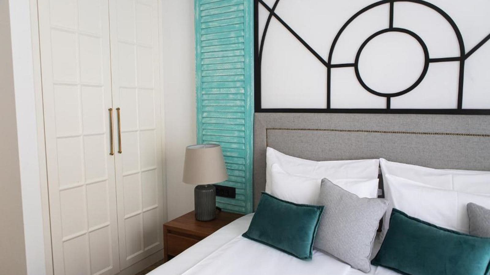 rooms-deluxe-suite