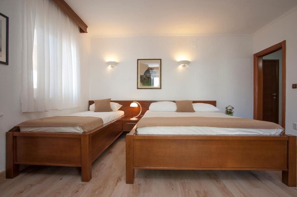 rooms-triple-room