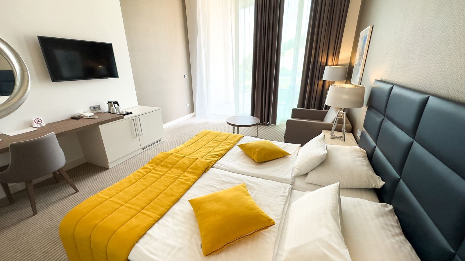 rooms-standard-twin-room