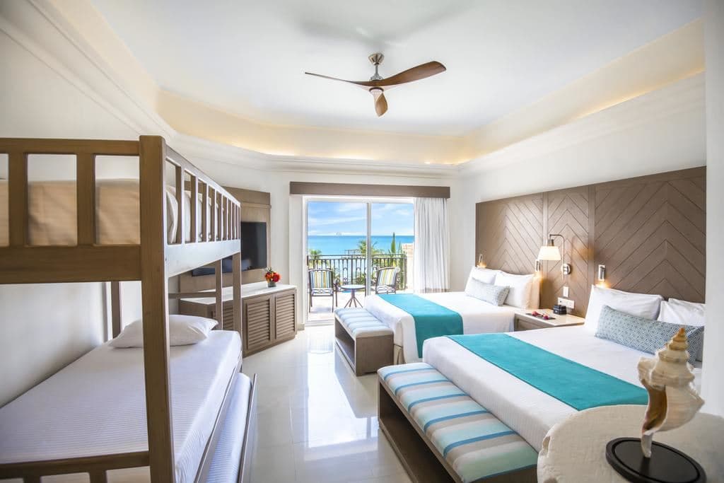 rooms-family-junior-suite-ocean-front