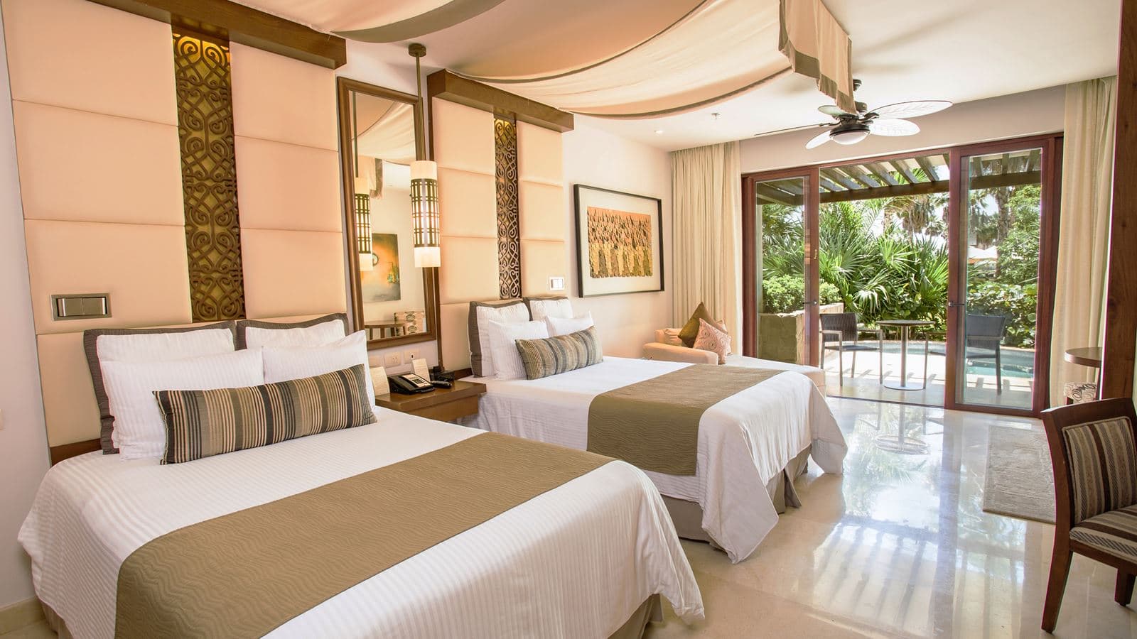 rooms-junior-suite-swim-out