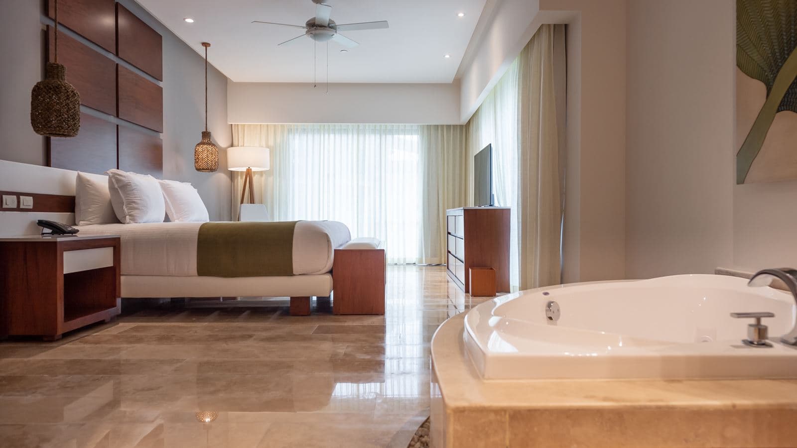 rooms-master-suite