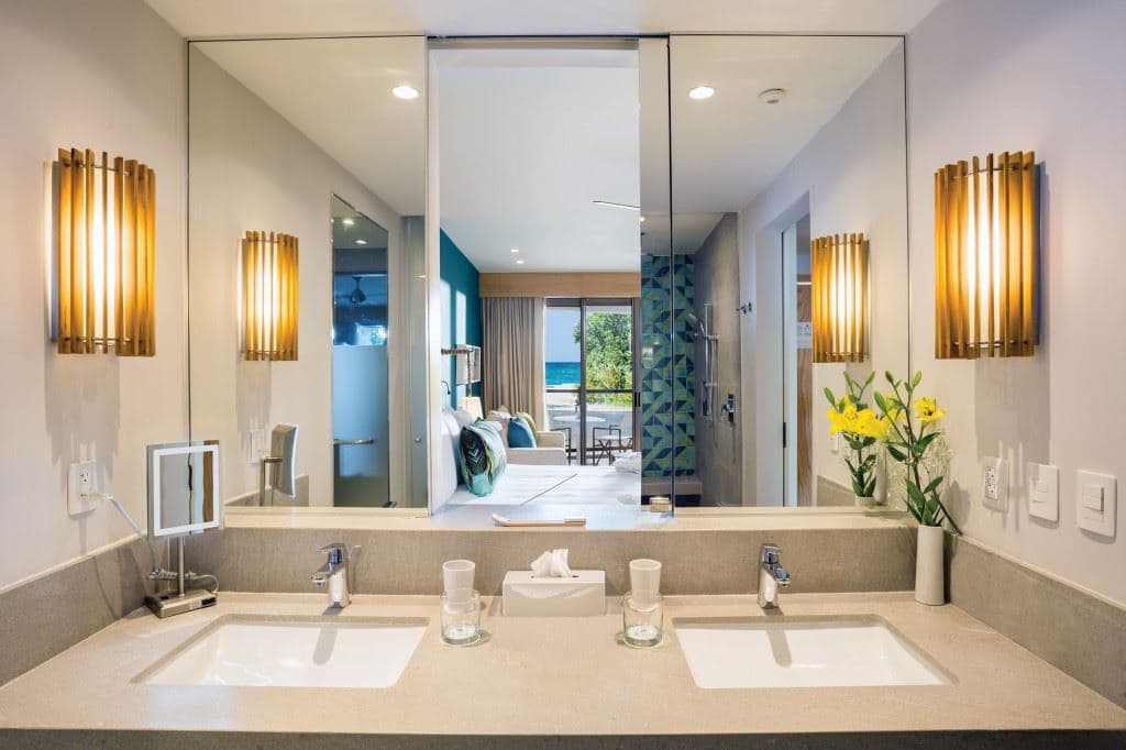 rooms-preferred-club-junior-suite-partial-ocean-view