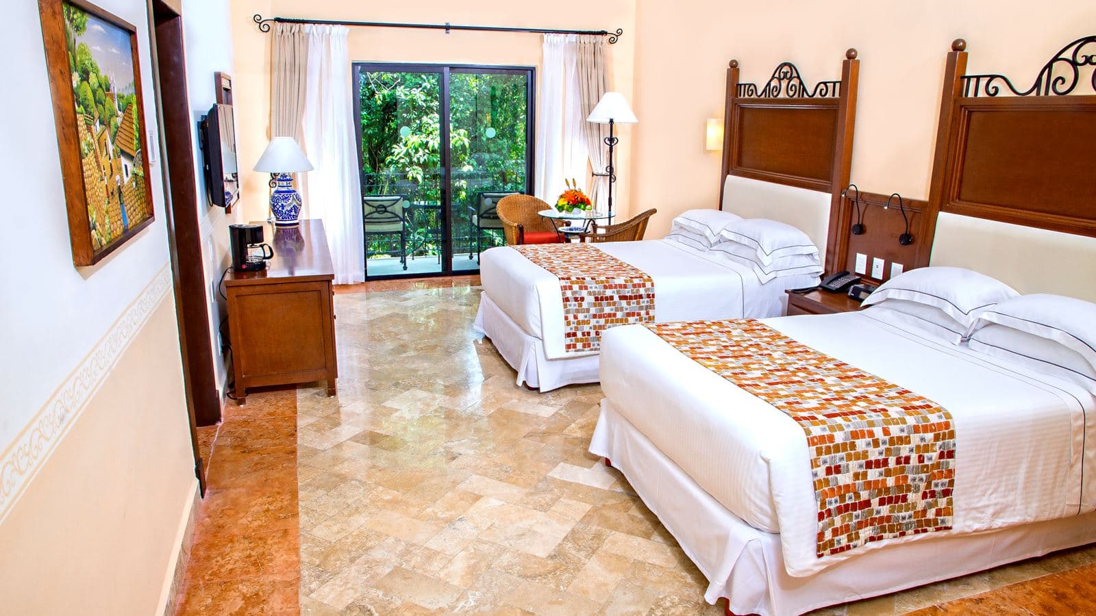 rooms-deluxe-room