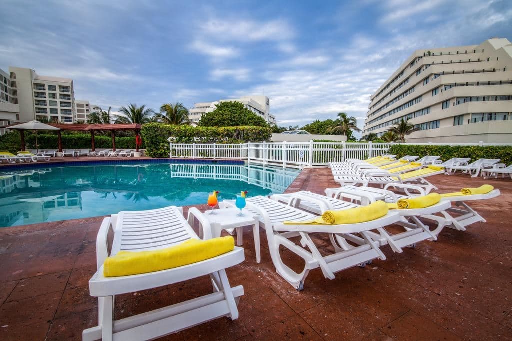 pools-outdoor-pool