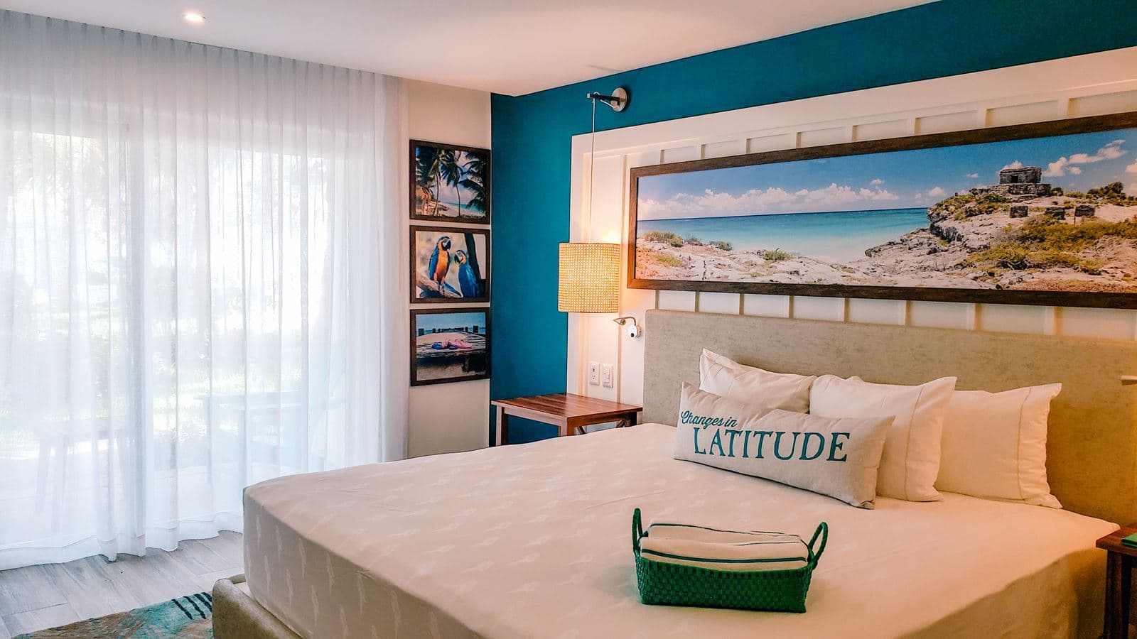 rooms-paradise-room