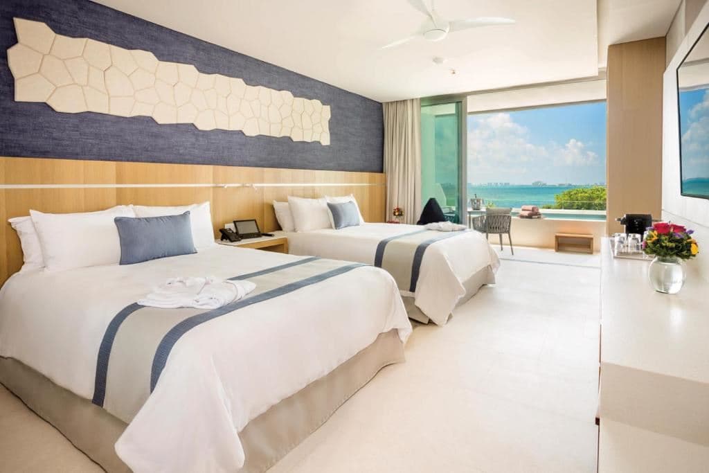 rooms-preferred-club-deluxe-ocean-view-with-plunge-pool