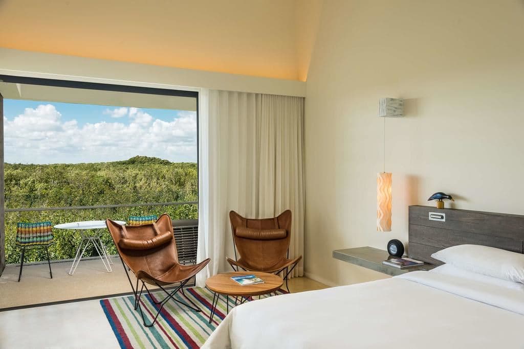 rooms-1-king-bed-room