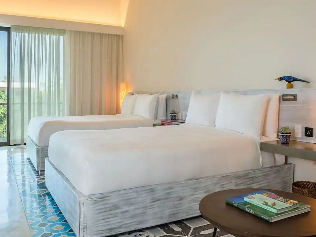 rooms-2-double-beds-lagoon-view