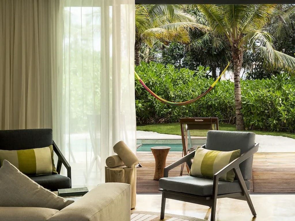 rooms-bilevel-suite