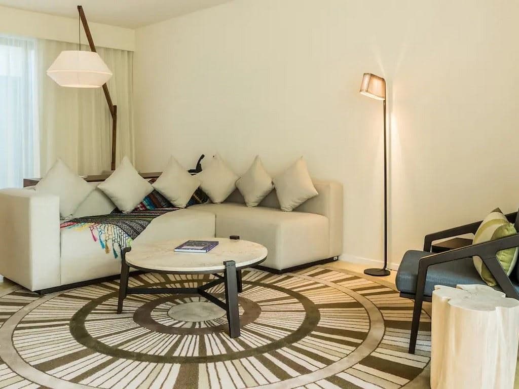 rooms-bilevel-suite