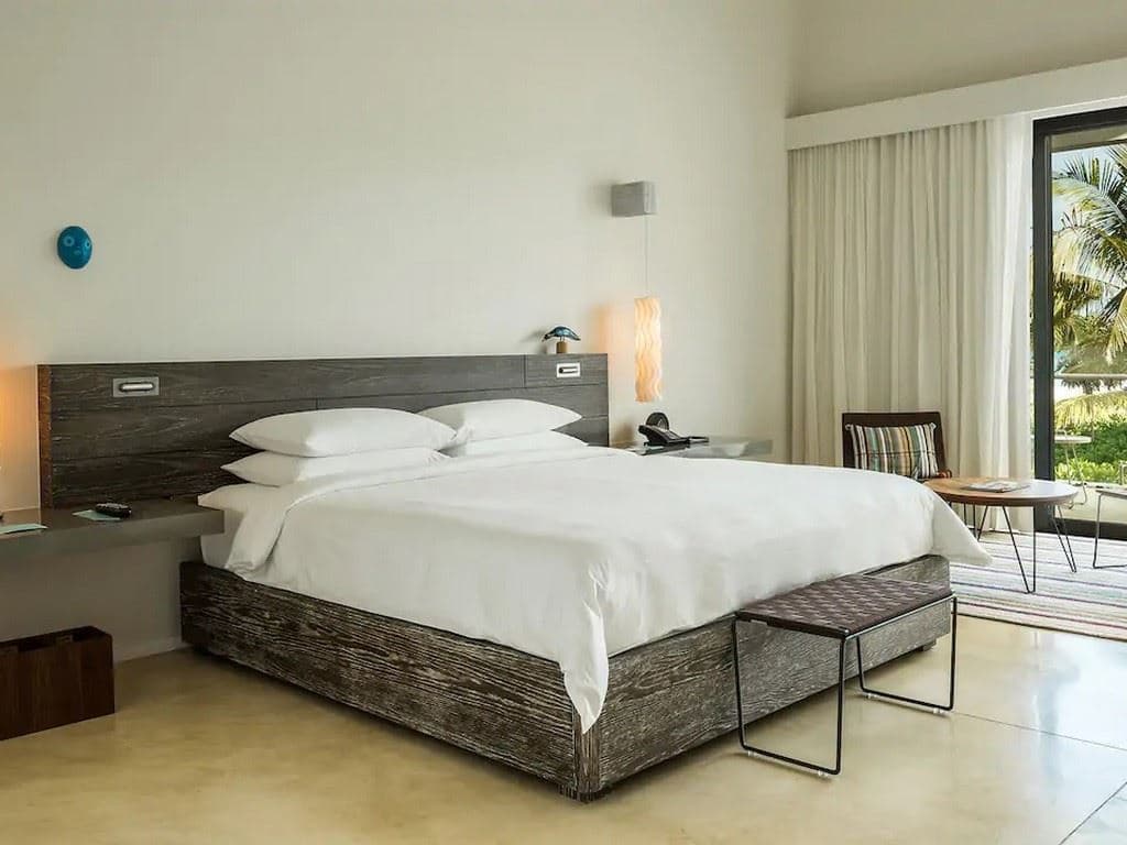 rooms-bilevel-suite