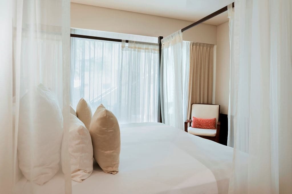 rooms-privileged-romance
