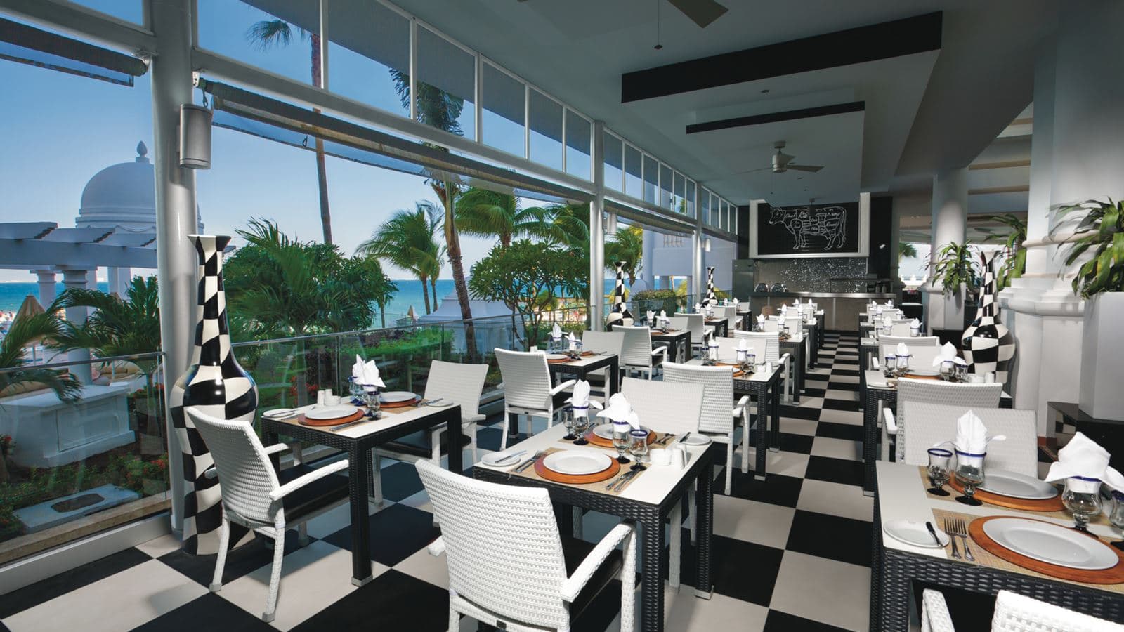 restaurants-black--white