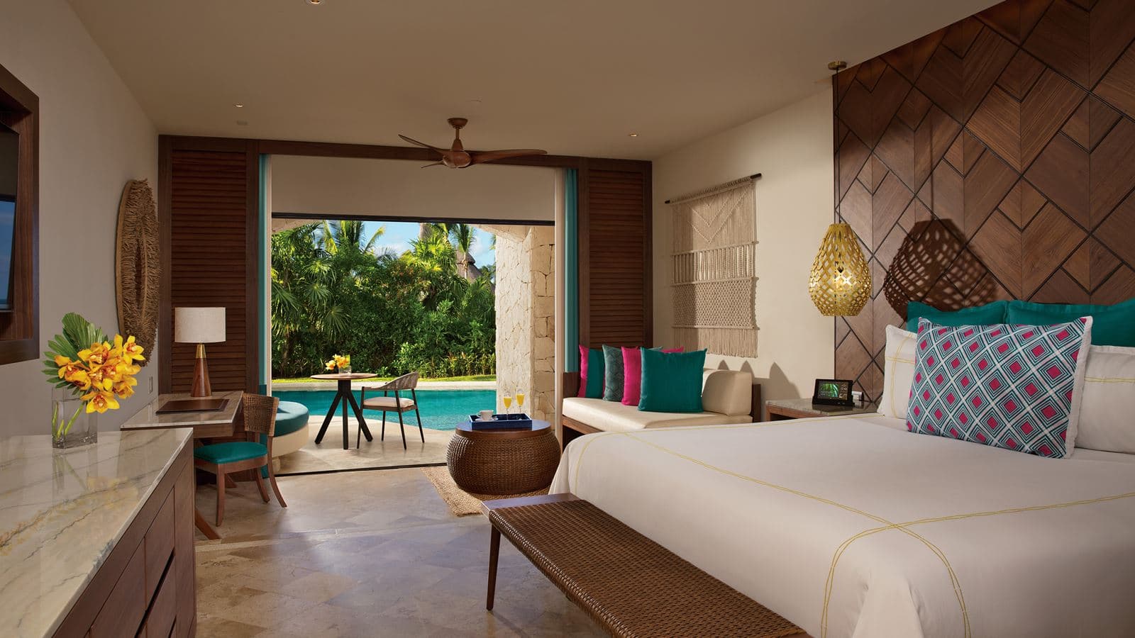 rooms-junior-suite-swim-out