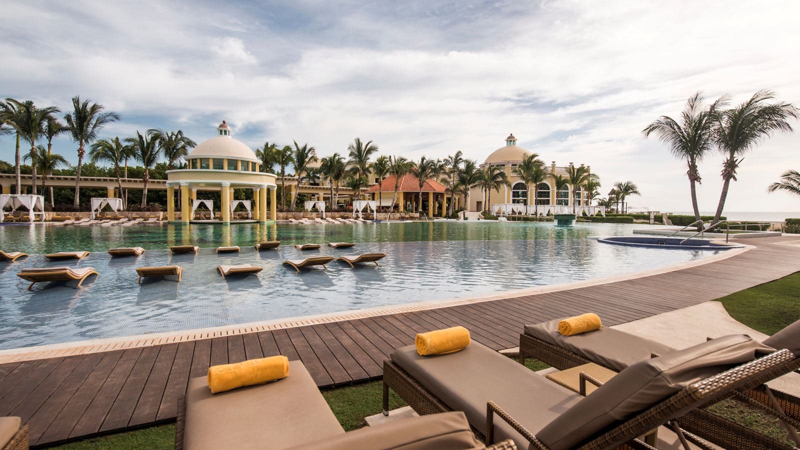 pools-outdoor-pool
