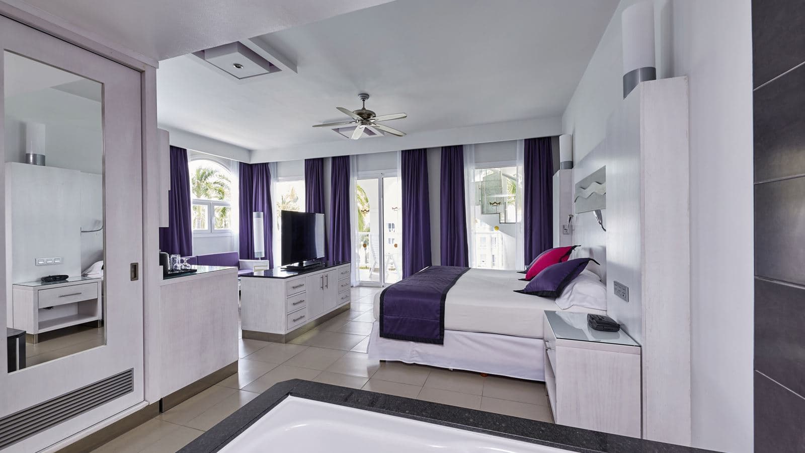 rooms-suite-jacuzzi